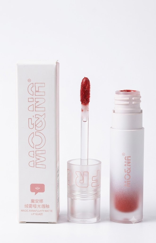 MO&NA Magic Anna Fluffy Matte Lip Glaze