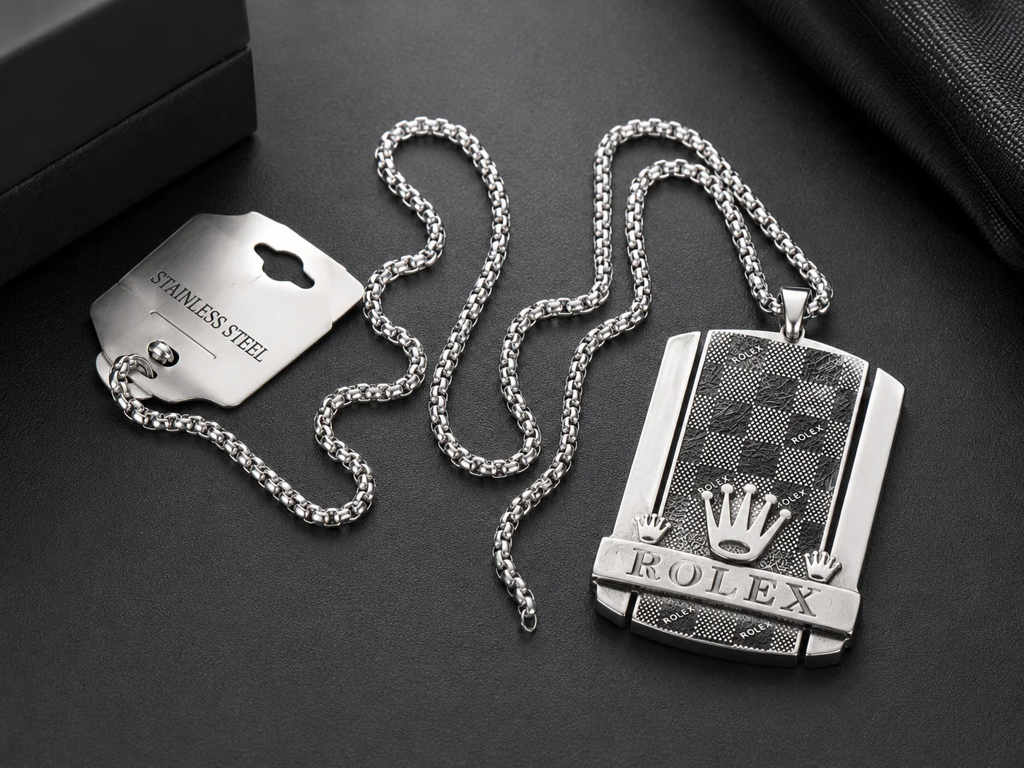 Luxury Silver Stainless Steel Pendant Locket for Men