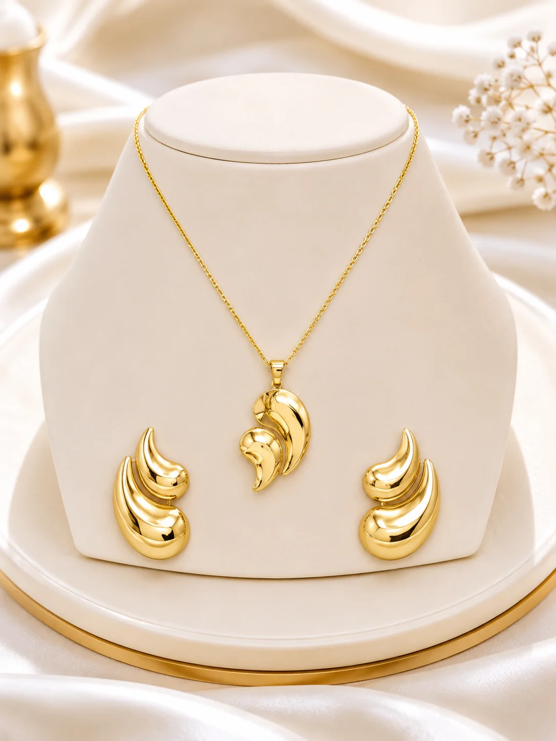 Minimalist Gold-Plated Abstract Pendant Necklace Set for Women