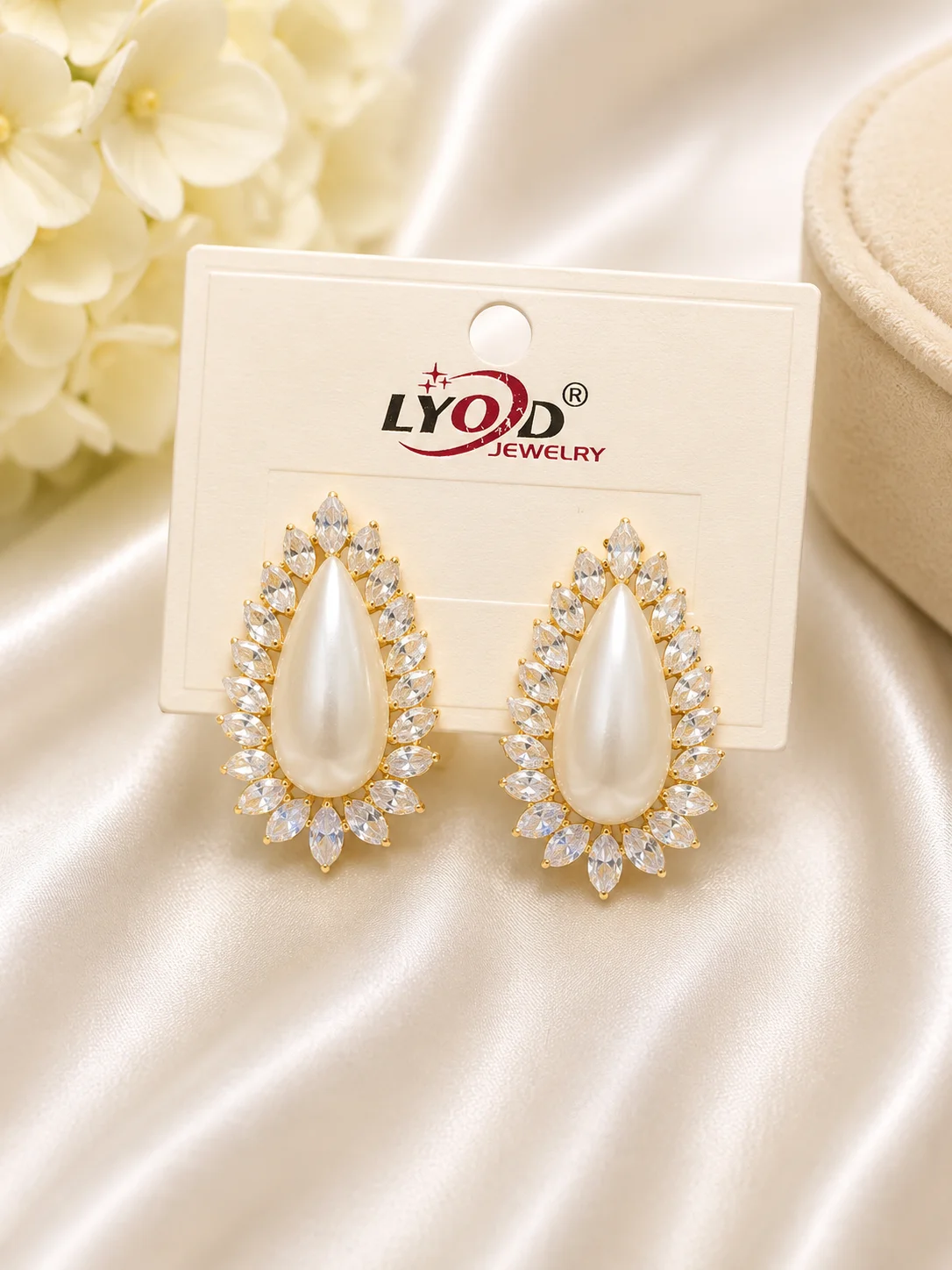 Luxury Pearl Teardrop Stud Earrings for Women