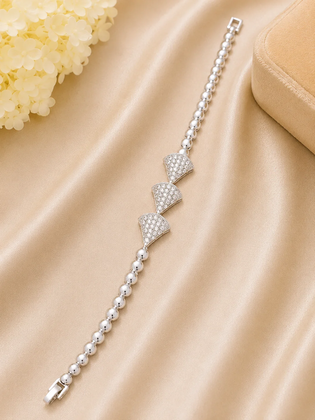 Elegant Fan Design Bracelet for Women