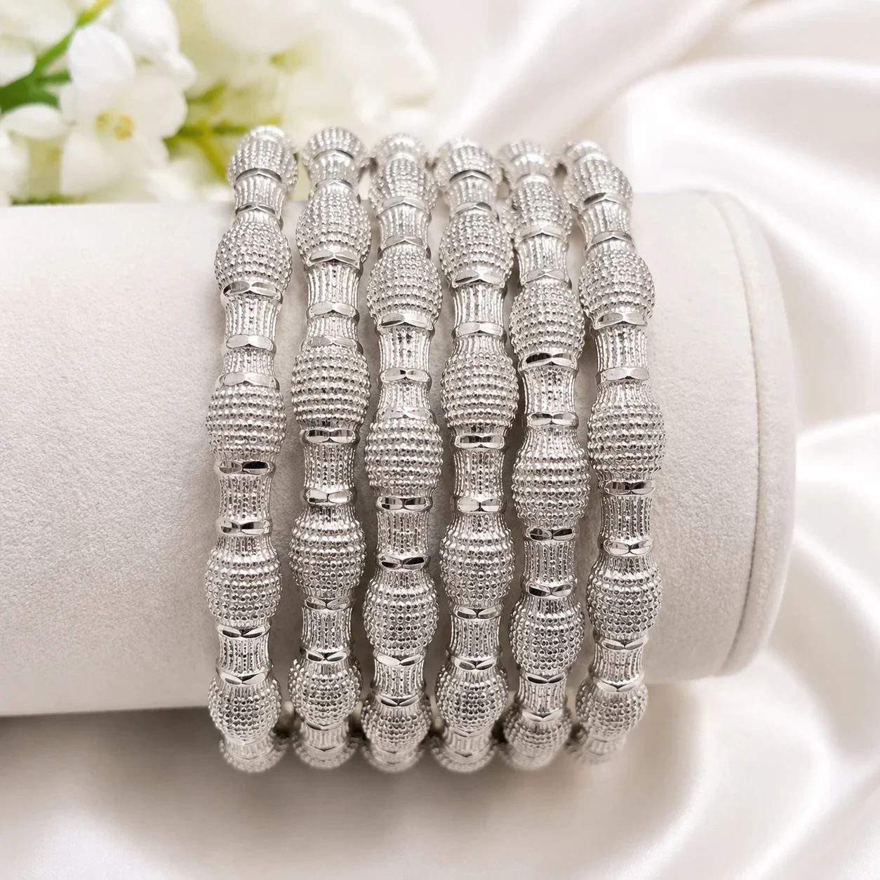 Elegant Silver Textured Bangles Set – Premium Traditional Design 2PCS