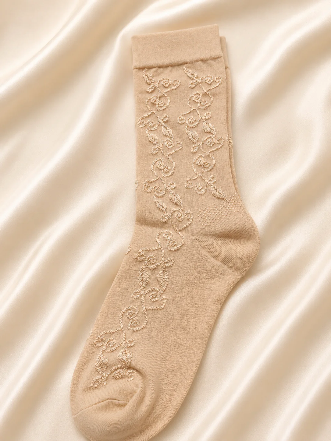 Elegant Embroidered Sheer Ankle Socks for Women – Beige Floral Design
