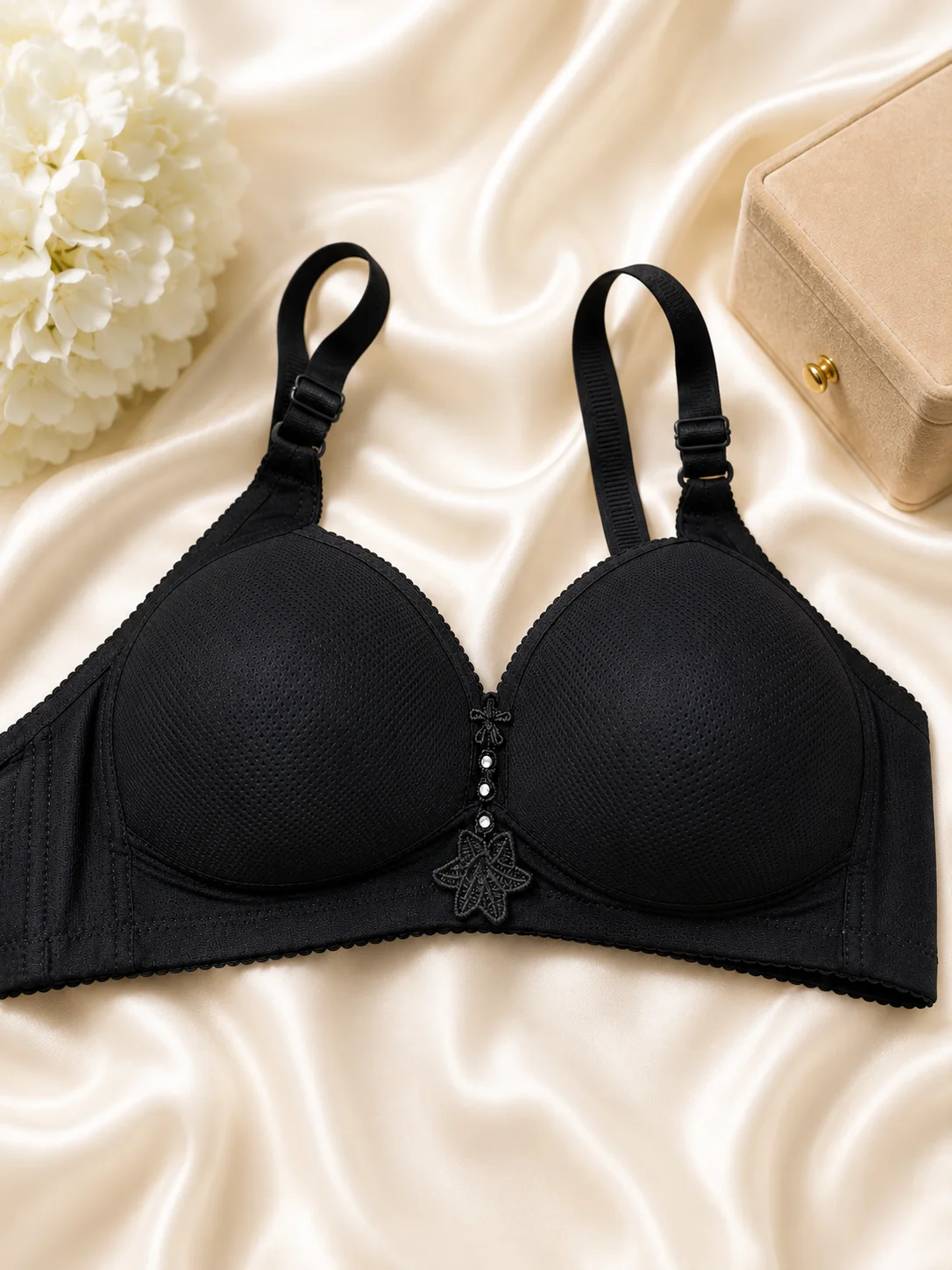 Premium Seamless Padded Bra – 4 Color Collection | Soft Comfort & Everyday Support.